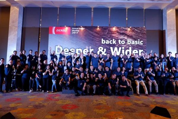 Denso mendapat penghargaan Dealer Performance Award. (foto : Denso)