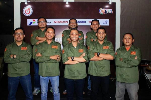 Para pengurus FORWOT masa bakti 2017-2021 di bawah komando Indra Prabowo (tengah) 