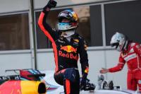F1 Azerbaijan: Baku Hantam di Sirkuit Baku, Ricciardo Jadi Pemenang