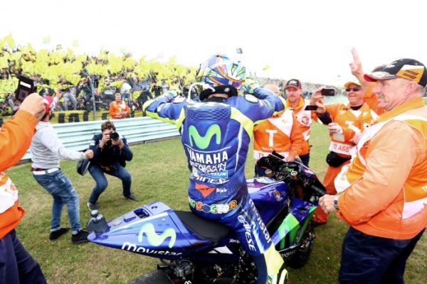 Selebrasi Valentino Rossi usai menang di Assen (ist)