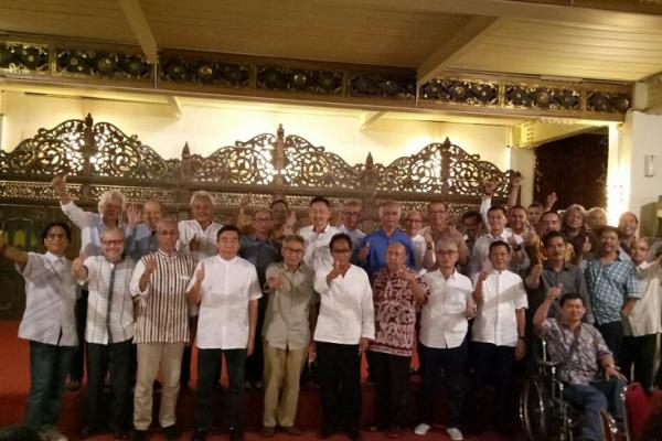 Para pebalap 3 zaman saat berhalal bihalal di Balai Sarwono, Jeruk Puruk, Jakarta Selatan. (foto : budsan)