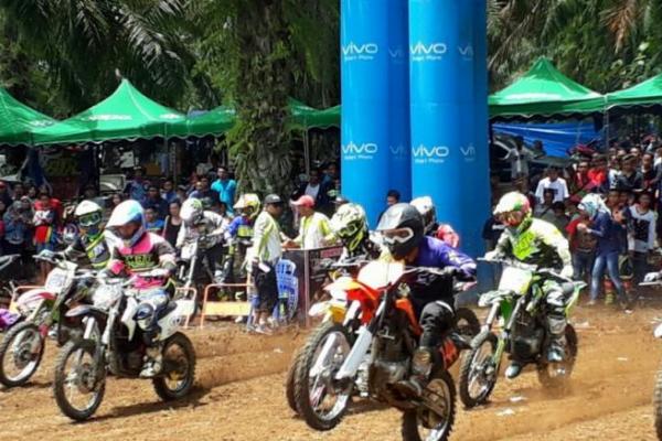Andro Grasstrack Motocross Championship 2017 di Kabupaten Pasaman Barat Sumbar