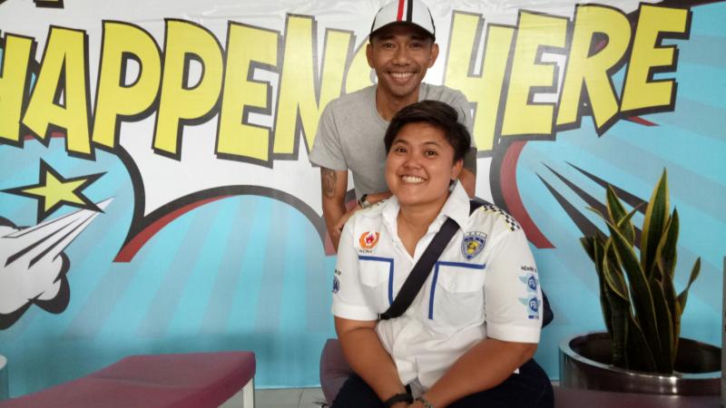 Ade Satyaningtyas bersama Arnold Sihombing, sang calon suaminya. (foto : budsan)