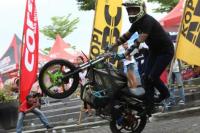 Seru, Gymkhana Competition di Pameran Otomotif Surabaya