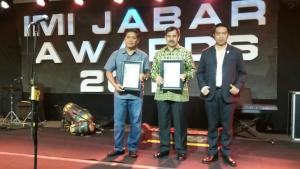 Wow, Dua Tokoh Penting Ini Terima Lifetime Achievement IMI Jabar Awards 2017