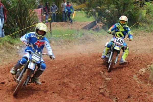 Pantai Raja jadi arena tempur raja crosser Sumatera (foto: Ende)
