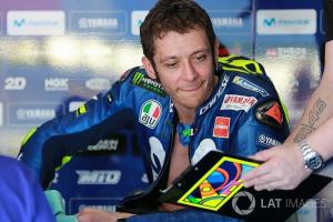 Jajal Mesin Baru Yamaha, Rossi Masih Mengeluh