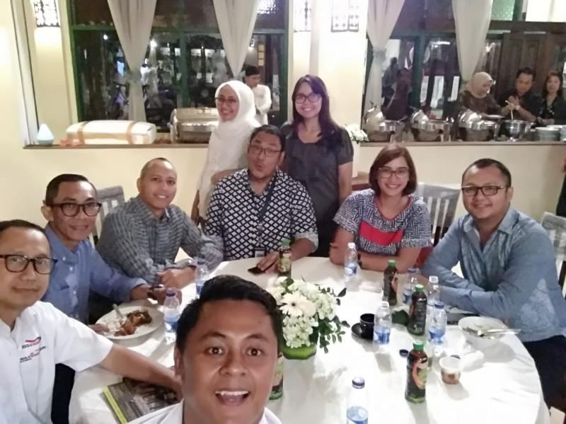 Redaksi Mobilinanews.com bercengkrama bersama para perwakilan APM di Balai Sarwono. (foto: anto) 