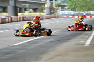 Gael Julien Juara Umum & Cetak Rekor Baru di Gokart Singapura