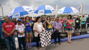 Waw, Istri Sultan Hamengkubuwono Nonton Balap Drag