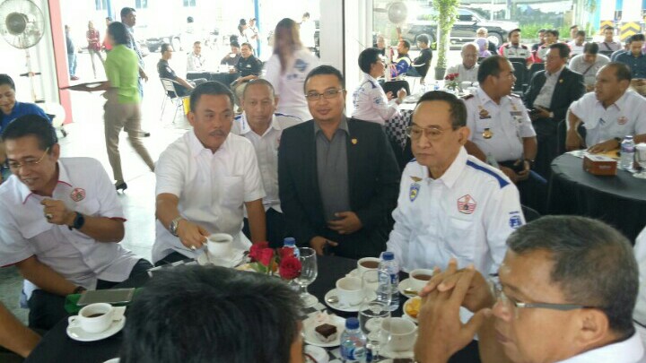 Dari kiri : H. Prass 86, Anondo Eko, Sadikin Aksa, H. Djajat Sayoeti dan H. Tinton. (foto : bs)