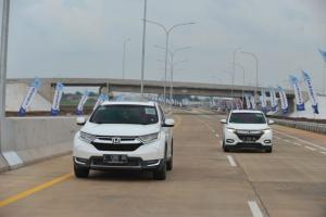 Honda CR-V Jajal Tol Trans Jawa Bersama Rombongan Presiden RI