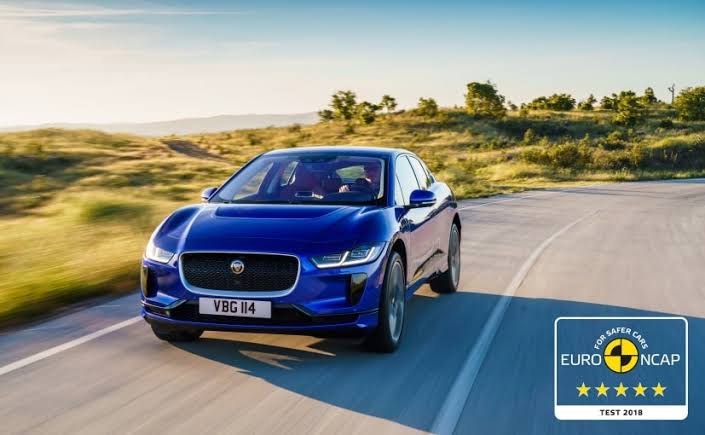 Peringkat five star NCAP Jaguar I-PACE melengkapi prestasi lini produk PACE lainnya. (foto: Jaguar)