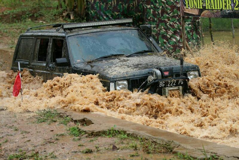 Trek di Gandus ini cocok sebagai ajang melatih offroader pemula. (foto : ist).