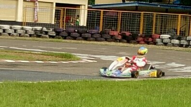 Pegokart Rava Mahpud saat melakukan latihan di Sentul International Karting Circuit pada Jumat sore. (foto : bs)