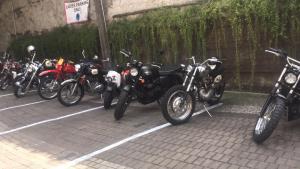 Komunitas "Broom Broom Brooo" Melepas Penat di Warung Solo