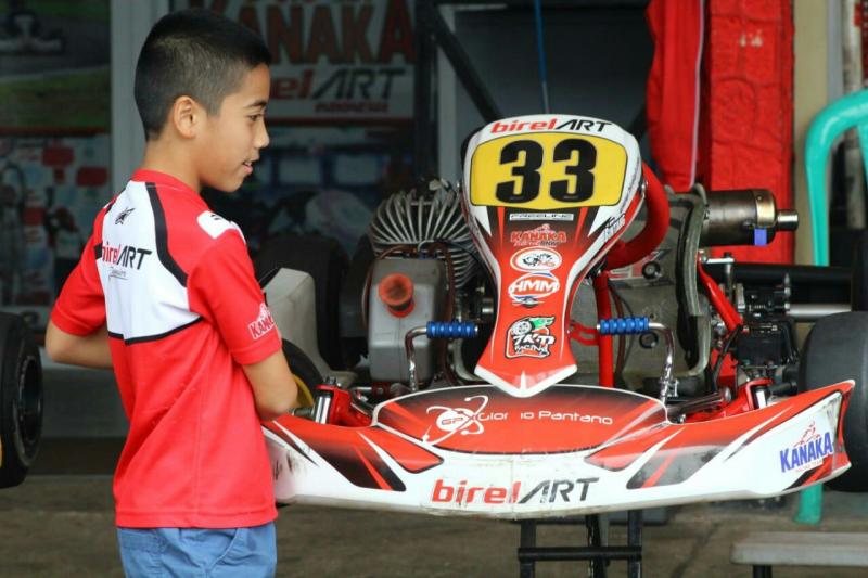 Kemas Bintang Alisyahbana, optimis bisa tembus 3 besar overall kelas Mini seri 2 kejurnas gokart 2019. (foto : ist)