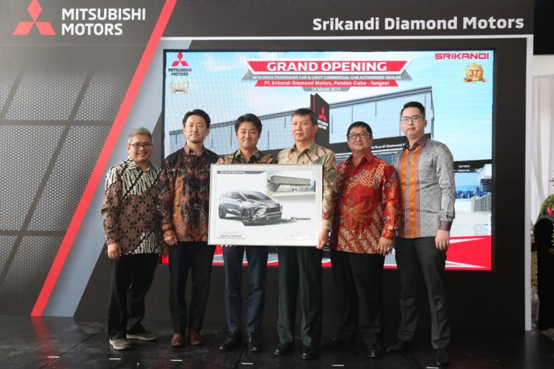 Perluas jaringan, Mitsubishi resmikan outlet baru di Pondok Cabe, Tangerang Selatan, Kamis (14/3)