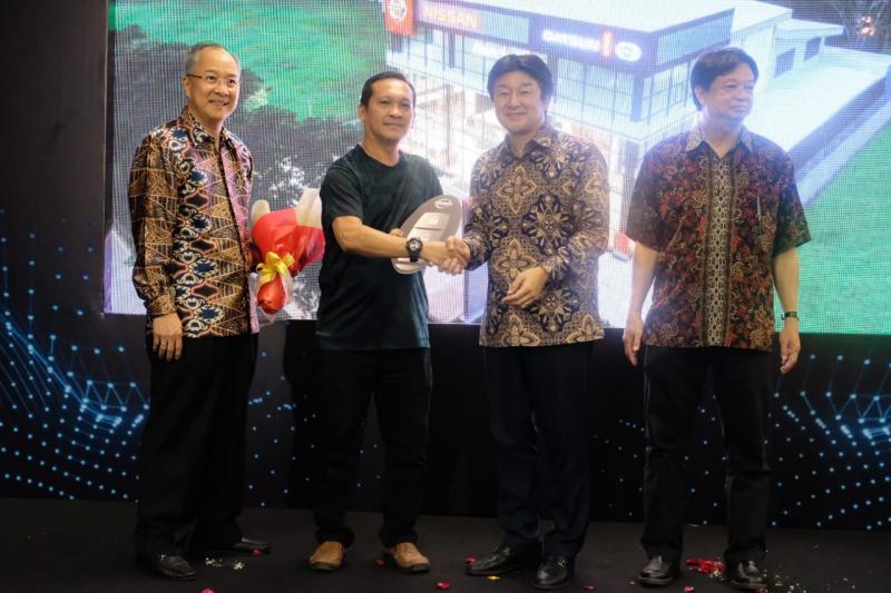 Pembukaan outlet ini menjadi langkah lanjutan dalam strategi pertumbuhan Nissan melalui rencana jangka menengah baru perusahaan untuk Indonesia.
