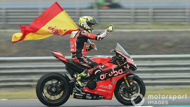 Alvaro Bautista sapu bersih podium pada seri WSBK Thailand 2019. 