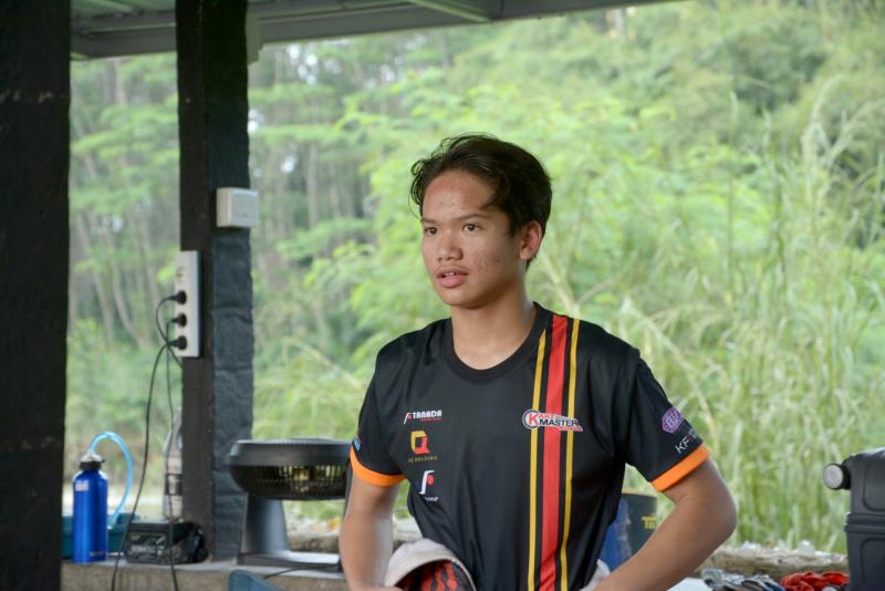 Rava Mahpud, semua pegokart kelas Senior temenan. (foto : fajar)