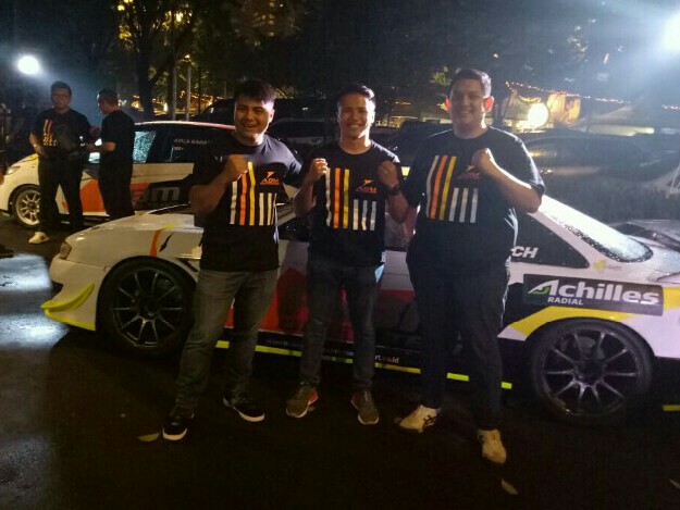 Trio drifter ABM : Valentino (kanan), Amandio dan Dika CH. (foto : bs)