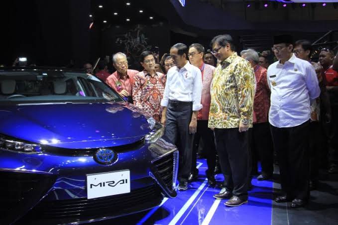 Melalui program tersebut, ditargetkan pada tahun 2025 kendaraan berbasis energi listrik dapat mencapai sekitar 20 persen.