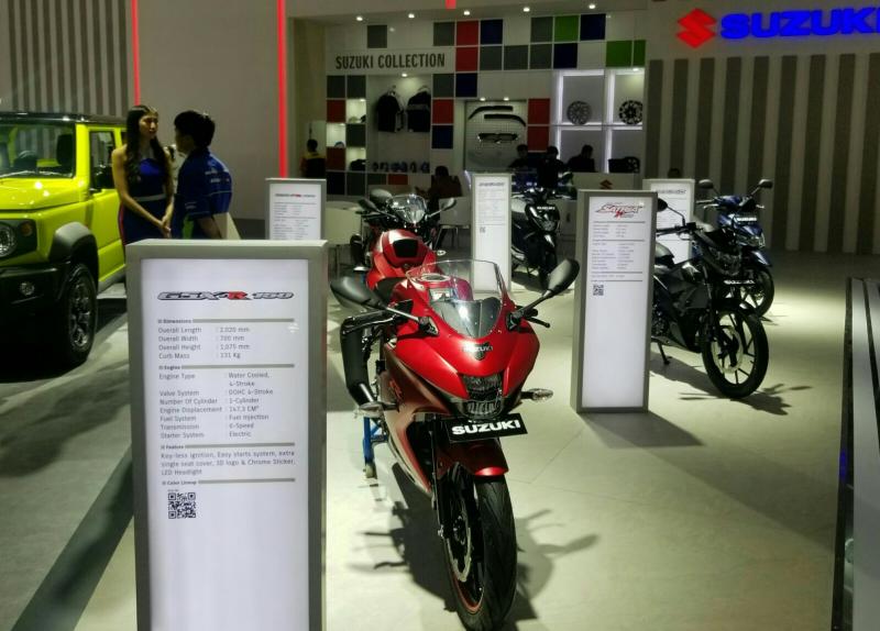 Booth Suzuki roda dua berdampingan dengan roda empat di Telkomsel IIMS 2019