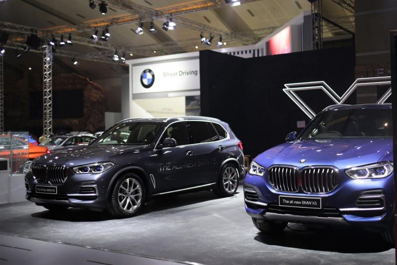 Pemesanan tertinggi dibukukan BMW Seri 5, diikuti oleh Sport Activity Vehicle (SAV) terbaru, All-New BMW X5 dan SAV BMW X1. 