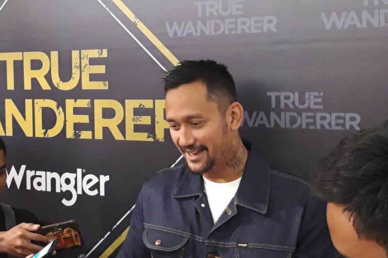 Tora Sudiro rela dimarahi istri demi main moge (foto: adri)