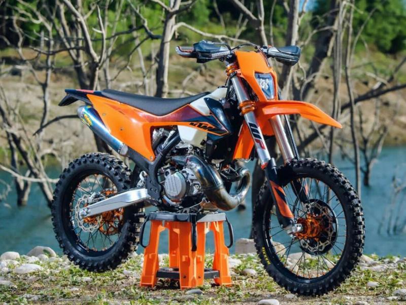 KTM Enduro EXC 2020 yang baru diperkenalkan kepada media di Bassella, Spanyol. (foto : nonnie)