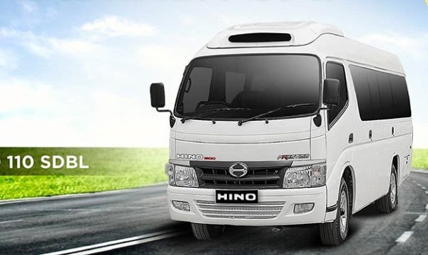 Hino Bus 110 SDBL kini hadir dengan bodi yang jumbo untuk menambah kenyamanan bagi penumpang. (hinoid)  