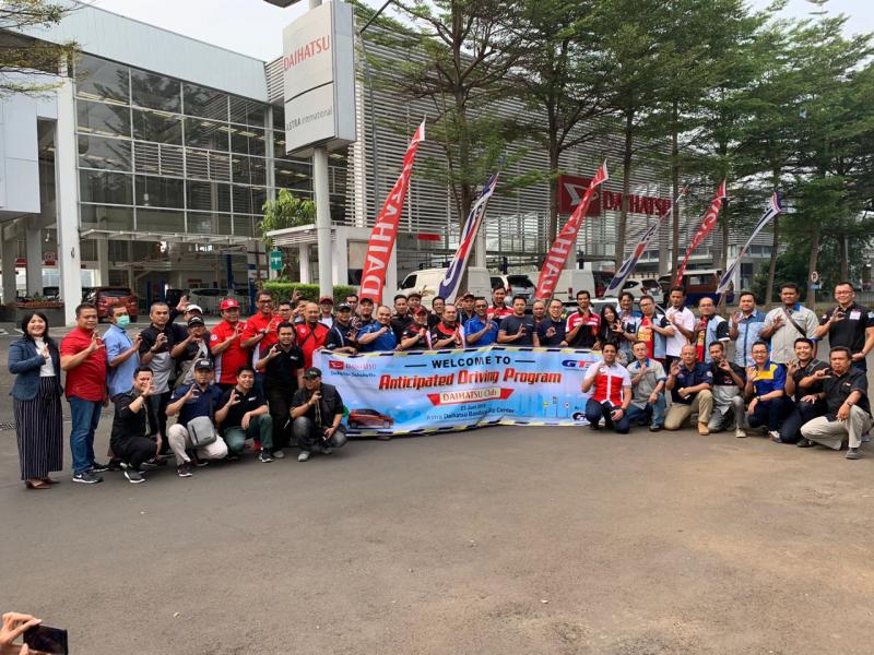 Acara ini diikuti oleh 55 peserta yang terdiri dari 19 klub mobil Daihatsu yang tergabung dalam Daihatsu Owners Bandung (DOB).