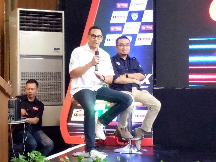 Imam Sulisto (kiri) & Ketua IMI Pusat Sadikin Aksa, jadikan Oneprix sebagai balapan bergengsi. (foto: bs) 
