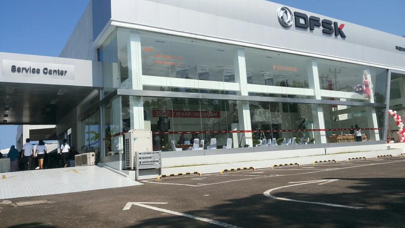 Dealer DFSK Padang di bawah bendera PT Lintang Benua. (foto : ende) 