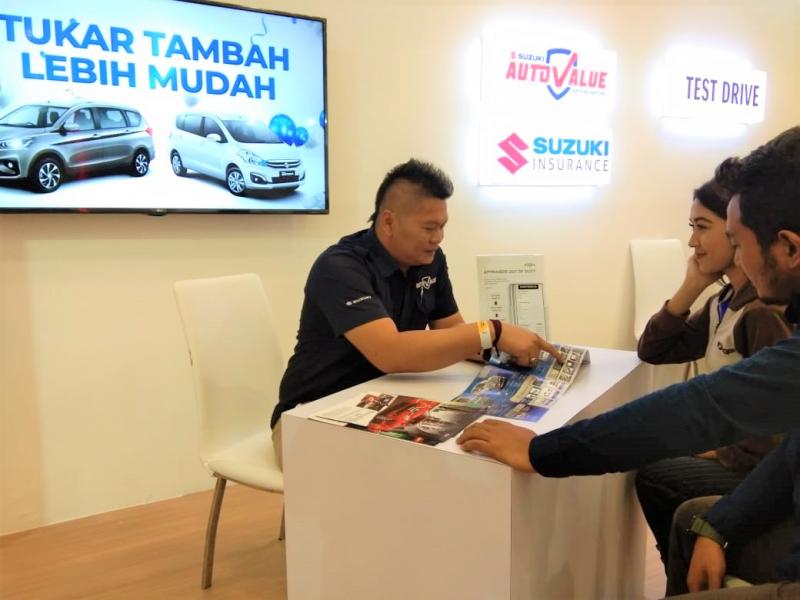 Konsumen yang sudah membuat SPK mobil Suzuki di GIIAS 2019 tetap bisa mendapatkan layanan tukar tambah mobil lama-nya ke Auto Value meskipun acara GIIAS telah usai. (dok. Suzuki) 