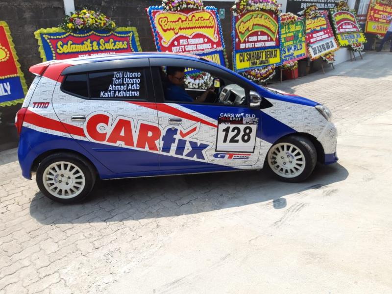 Peslalom Kahfi Adhiatma meriahkan peresmian outlet CARfix Karawaci