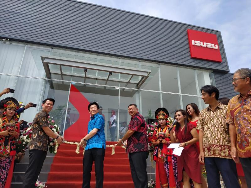 Bahana Isuzu Cirebon resmi beroperasi dengan layanan 3S (Sales, Service dan Spare Part).