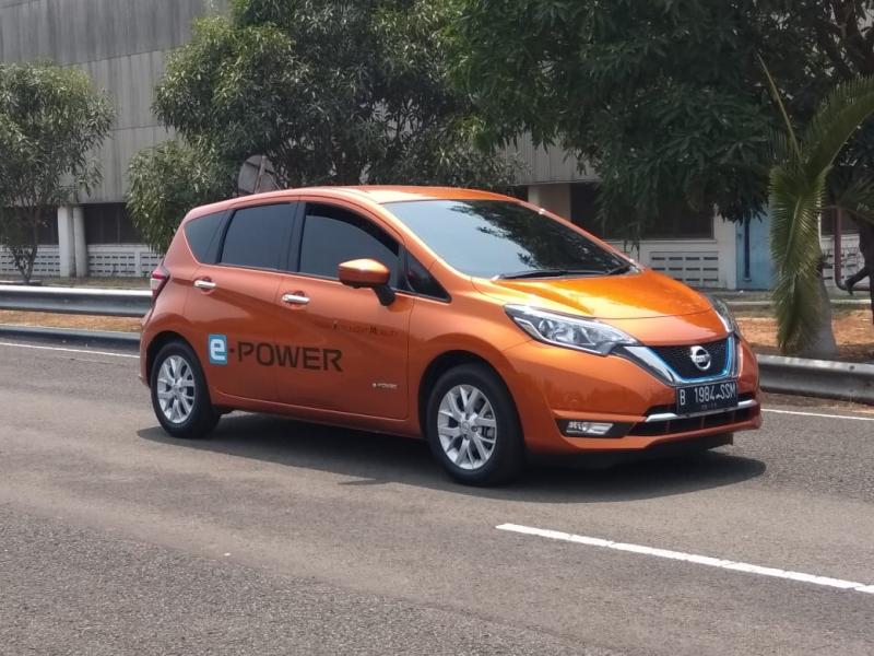 Dengan segenap fitur ini, Nissan Note e-POWER dinilai cocok untuk kemacetan khas Ibukota. Kapan ya bisa dijual di Indonesia? (anto)
