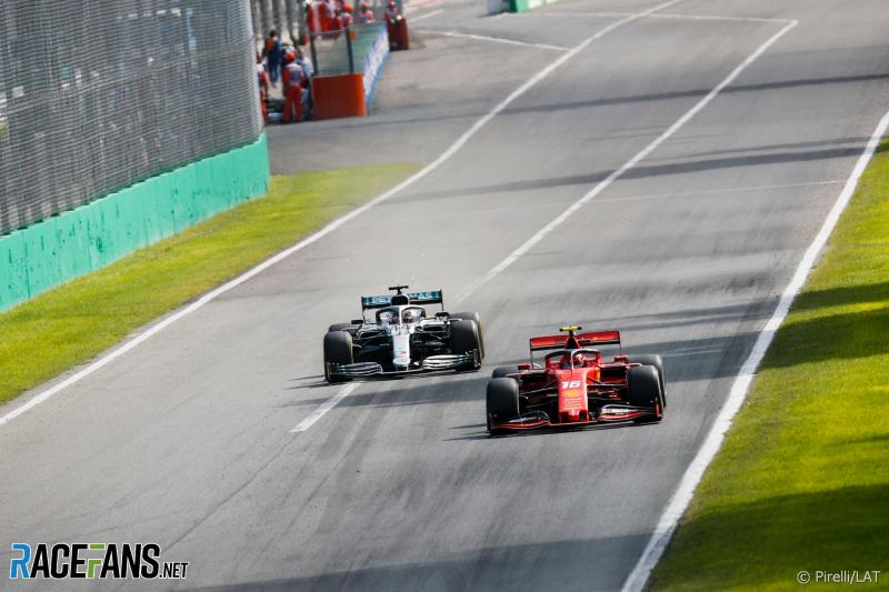 Duel Lewis Hamilton (Mercedes) dan Charles Leclrec (Ferrari) di GP Italia, akan berlanjut di race berikutnya dengan `mengajak` Max Verstappen (Red Bull). Foto: racefans). (Foto:espn)