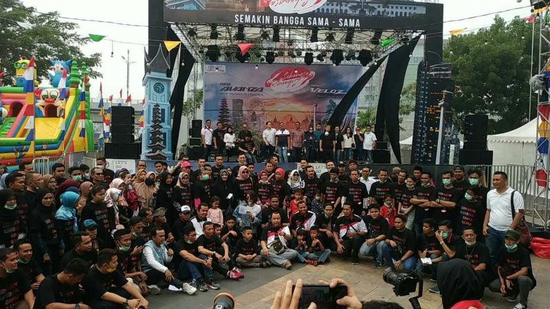 Komunitas pemilik Toyota Avanza - Veloz Pekanbaru dan sekitarnya tumplek blek di Festival Avanza Veloz Sebangsa. 