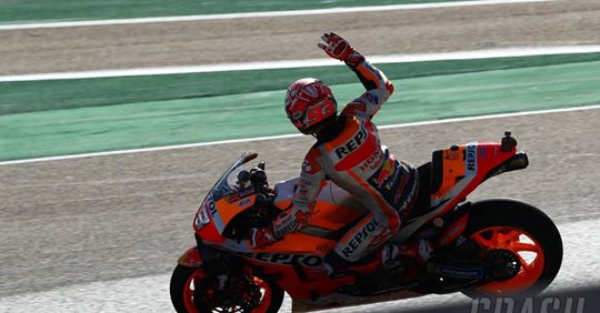 Marc Marquez (Honda), kembali dapat perlawanan dari anak satelit Yamaha. (Foto: crash)