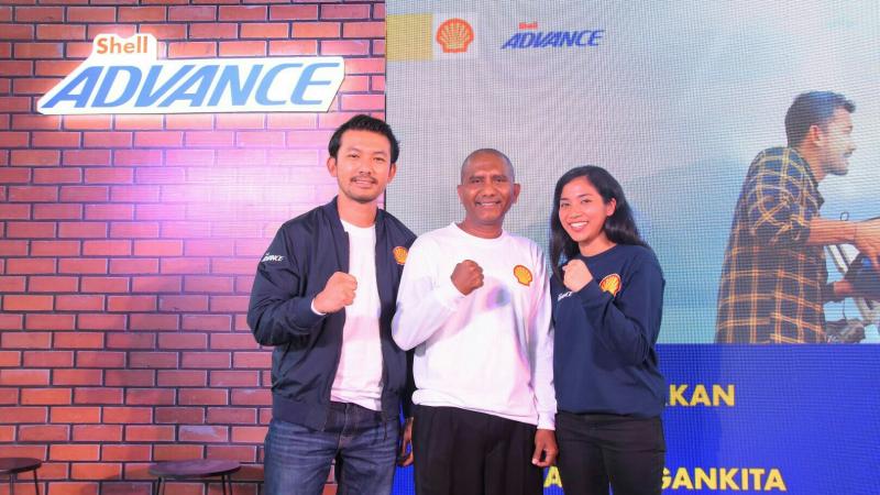 Sang Pelibas Tantangan Mansetus Balawala dan brand ambassador Rio Dewanto. 
