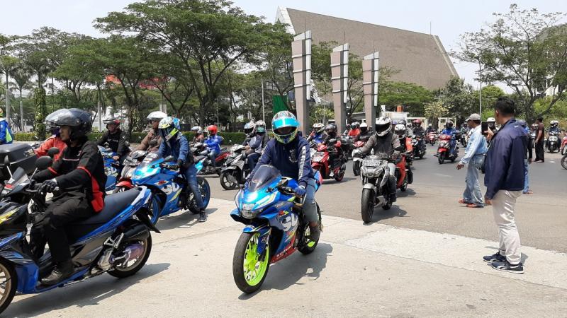 Kegiatan ringan yang berfokus pada sunday morning ride (sunmori) menjadi obat rindu dan pelepas kangen seluruh pemilik dan pecinta sepeda motor Suzuki. (ist) 