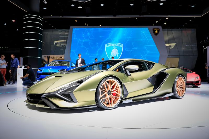 Mobil listrik pertama Lamborghini akan mengusung platform sedan sports (foto: carscoops)