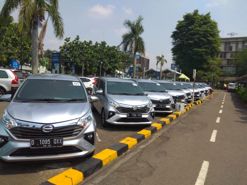 Sebanyak 10 (sepuluh) unit New Daihatsu Sigra tipe D bertransmisi otomatis dan manual siap diuji oleh rekan-rekan media. (ist)  