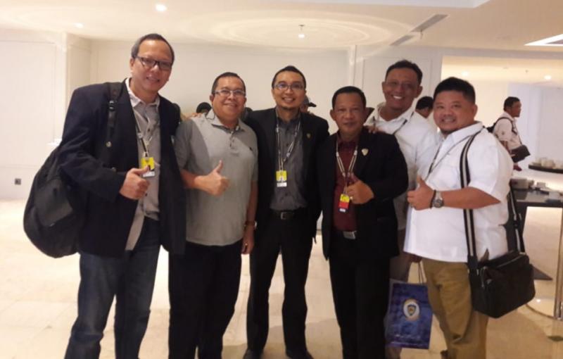 Ketum IMI Pusat Sadikin Aksa (ketiga dari kiri), Riduan Tumenggung (dua dari kiri) dan Ketum IMI Sumsel Augie Benyamin (paling kanan)