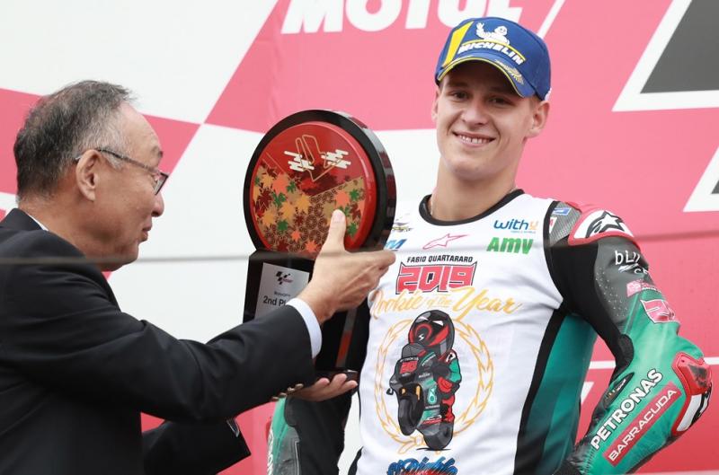Fabio Quartararo usai menyabet gelar Rookie of the Year, kini bidik gelar pembalap independen terbaik. (Foto: petronasyamahasrt)