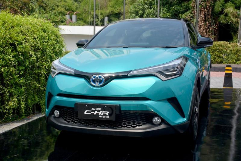 Salah satu line-up mobil elektrifikasi, Toyota C-HR Hybrid bisa dicoba di Customer Gathering Auto2000 pada Sabtu (26/10/2019) ini. (dok. Auto2000) 