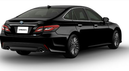 Toyota Crown 2.5 HV G-Executive Hybrid siap mensukseskan perjalanan dinas Menteri Kabinet Indonesia Maju. (foto : toyota) 